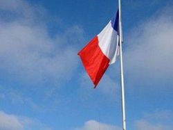 Drapeau français en berne